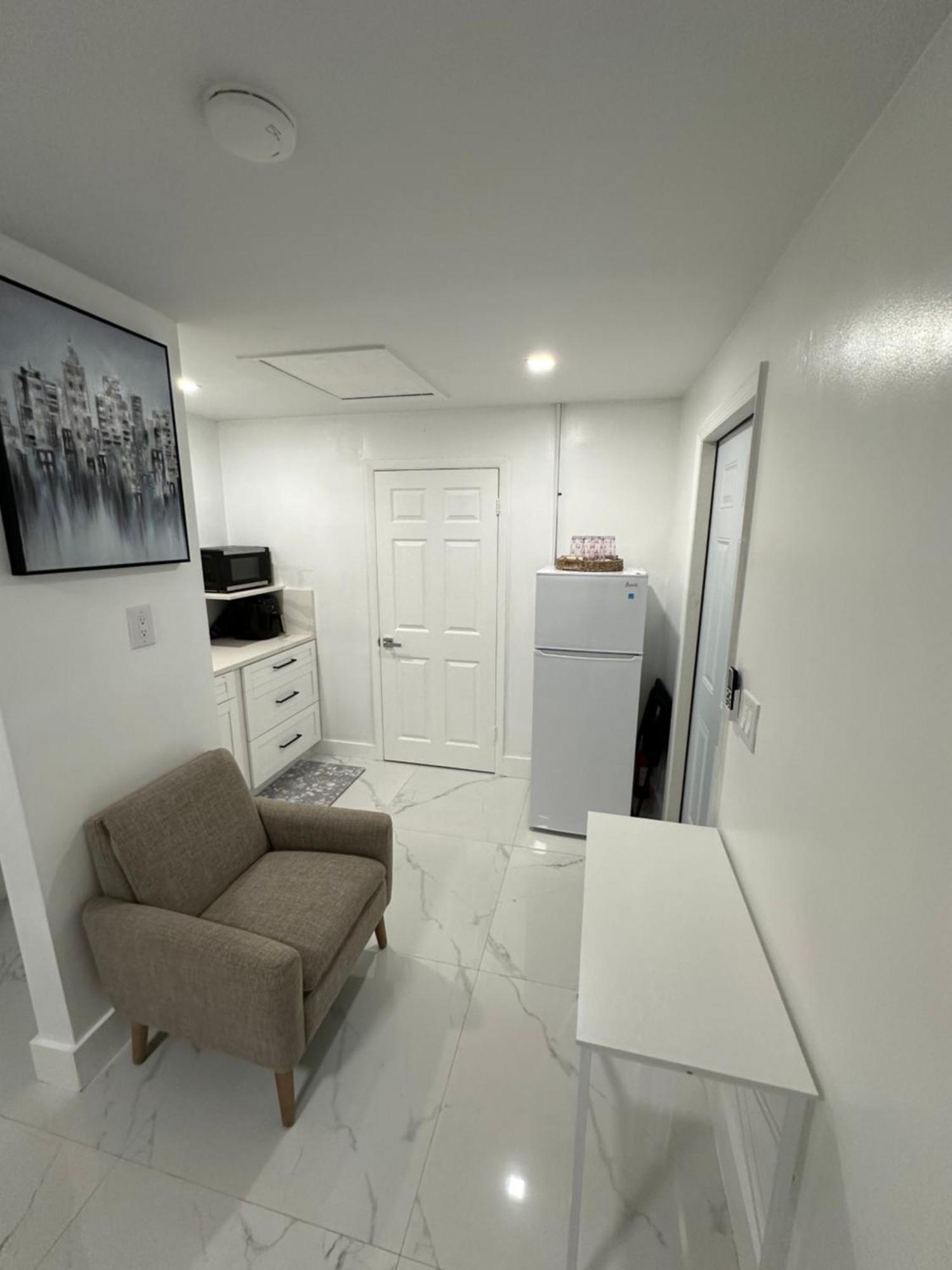 Adrien Guest Studio Miami Gardens Esterno foto